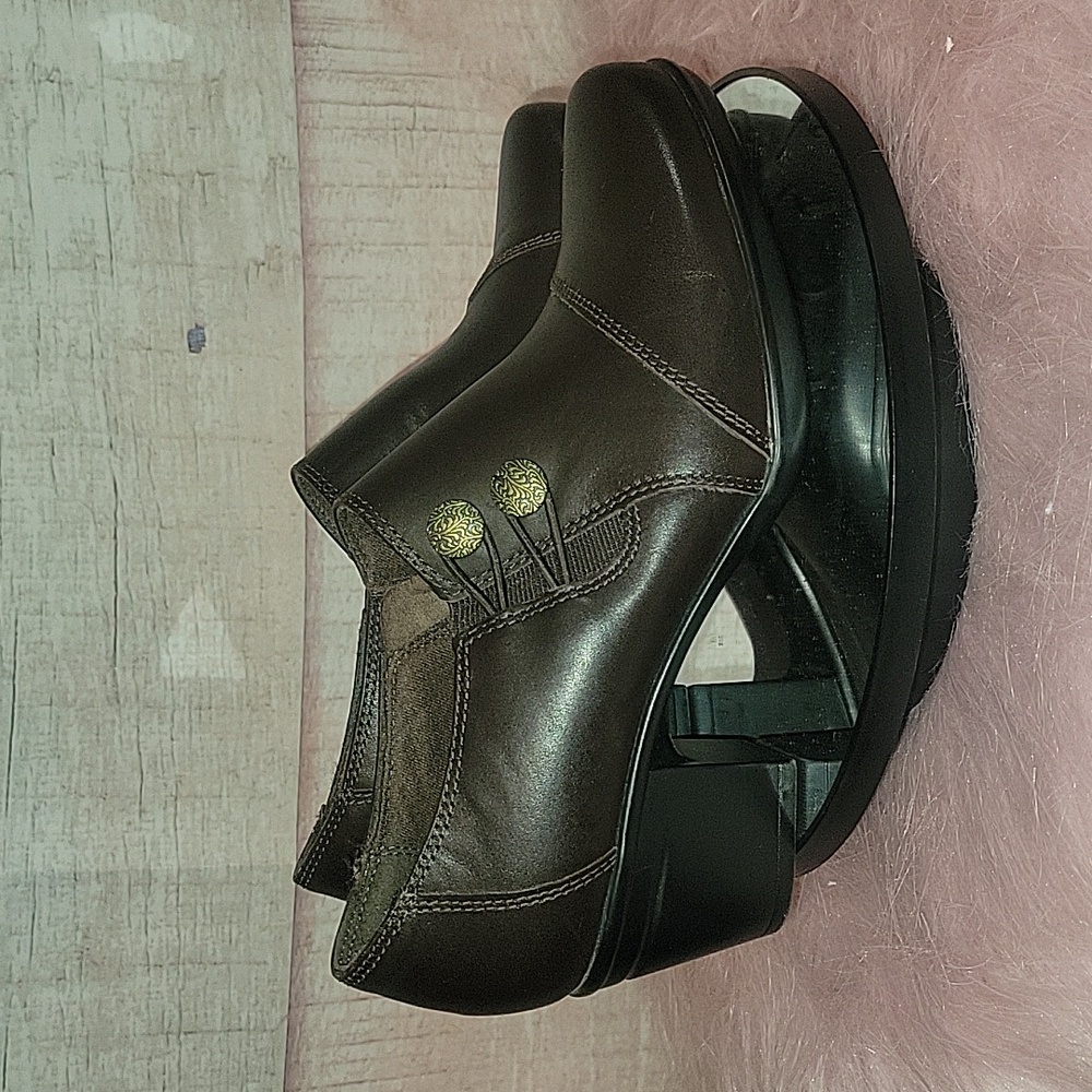 Clarks Collection Brown Shooties